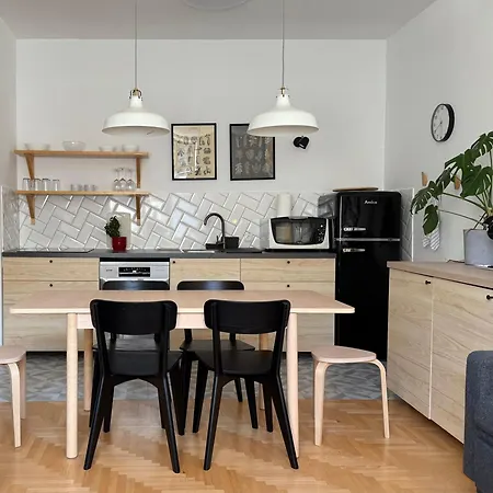 Aumetz Square 2 Apartment *