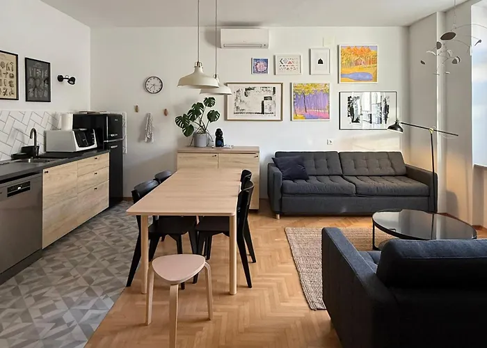 Apartment Aumetz Square 2 Idrija